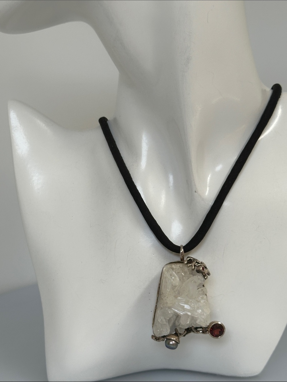 GR 925 Natural Clear Jade and Ganet real pearl Pendant Necklace